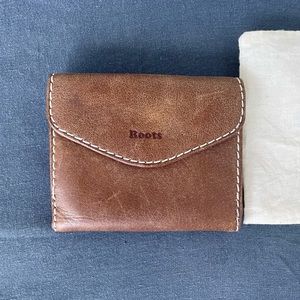 Leather Envelope Roots Wallet